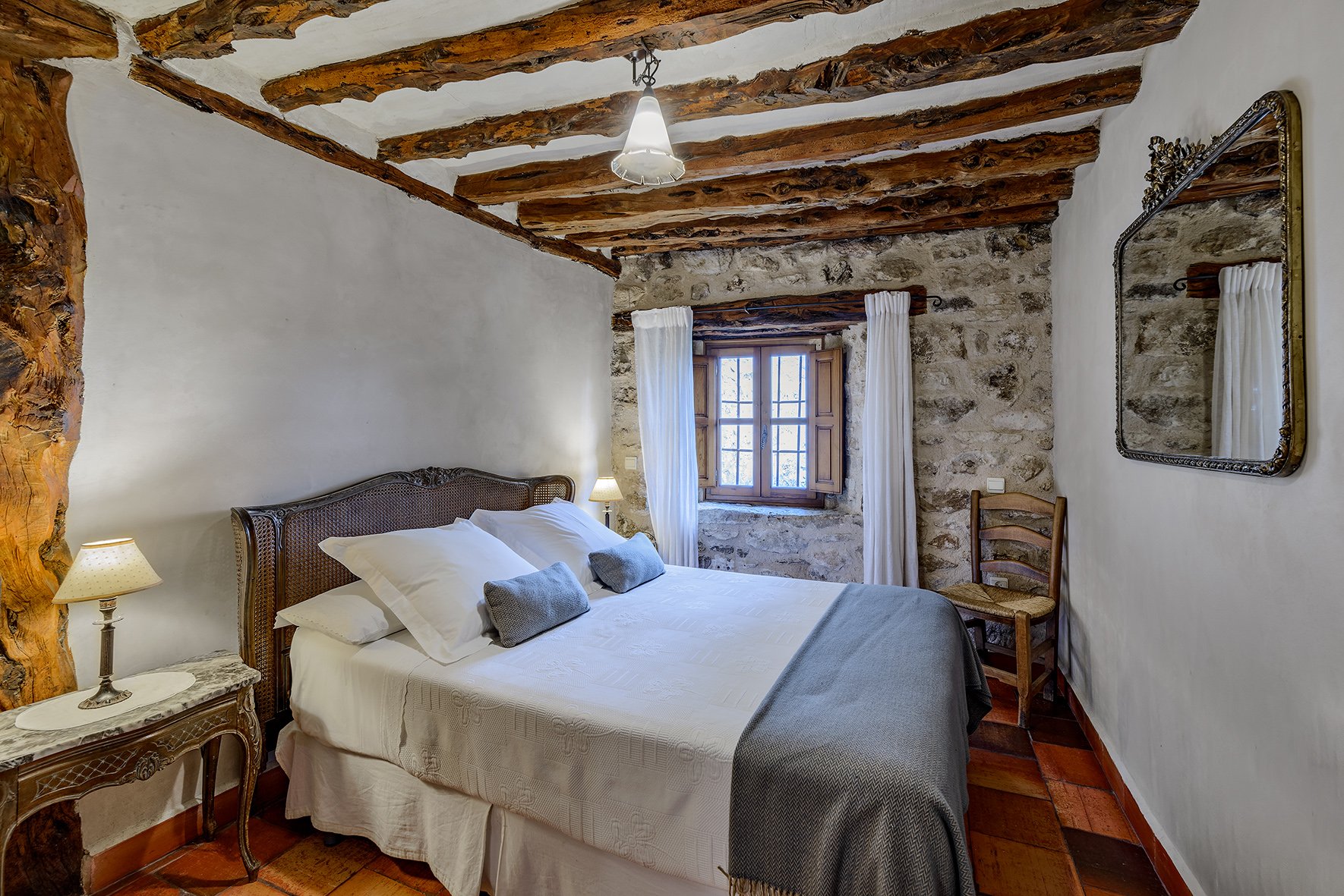 La Tena, Habitación